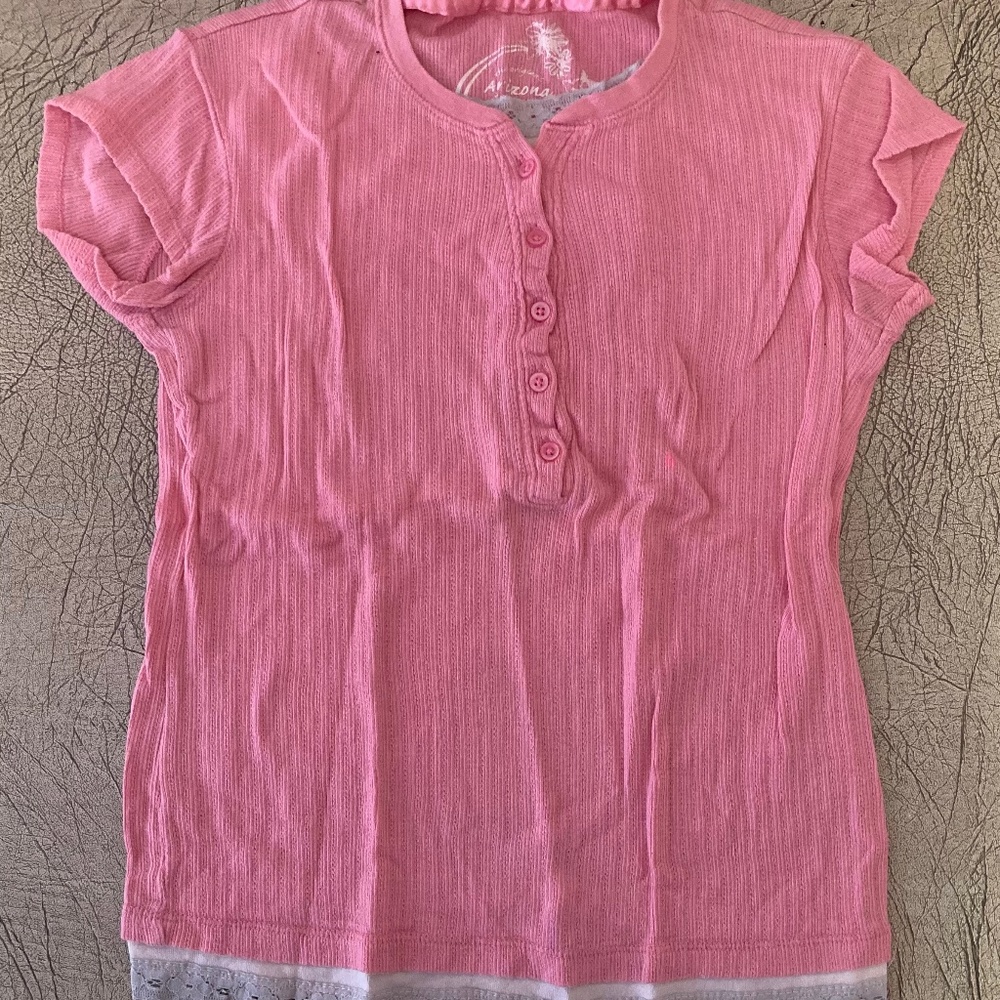 Pink shirt with to buttons